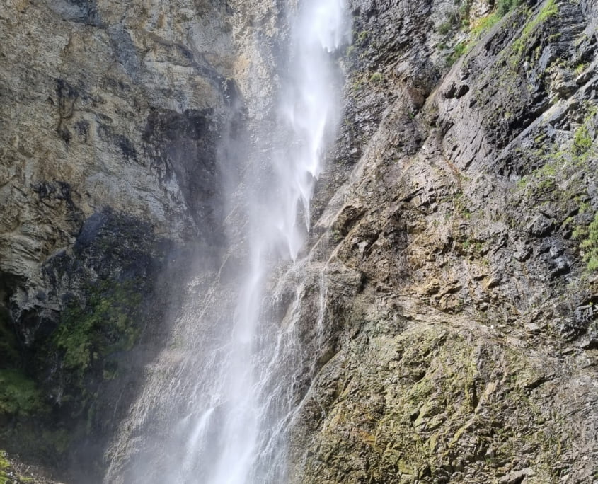 Saint-Benoit waterval in Avrieux