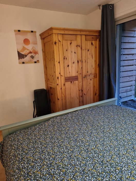 slaapkamer 1 met tweepersoonsbed met kledingkast