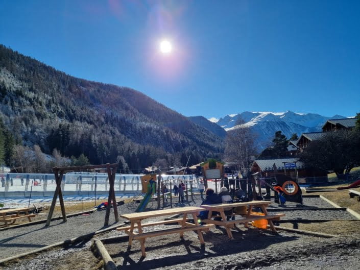 La Norma Speeltuin met uitzicht op de bergen en pistes