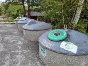Chalet 96: Waste separation in La Norma. 