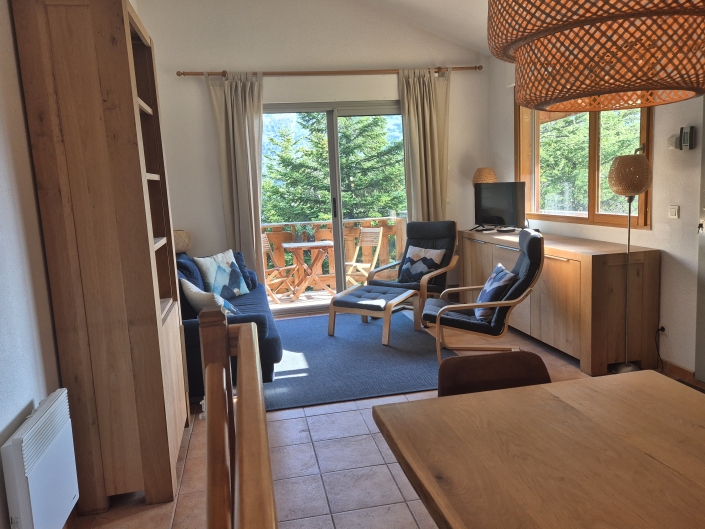 Chalet 96 La Norma - woonkamer vanuit keuken