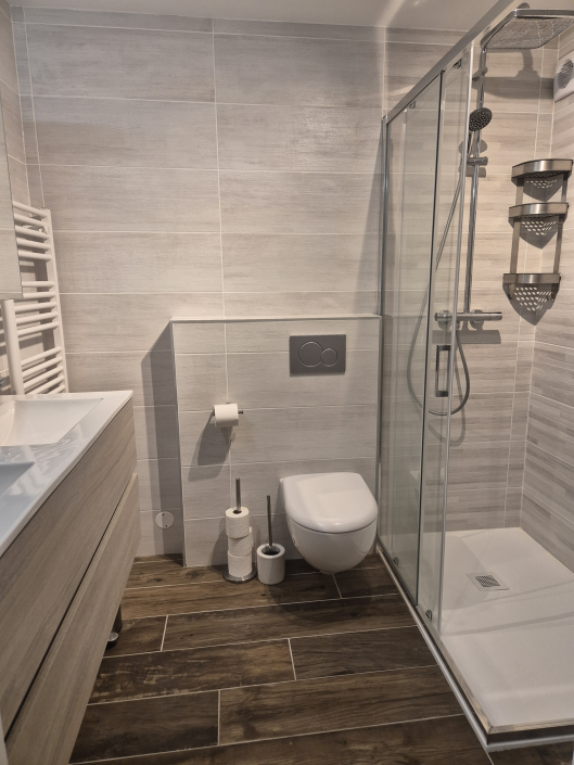 La Norma Chalet 96 - nieuwe luxe badkamer